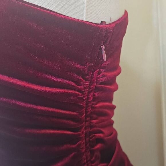 HOUSE OF HARLOW 1960 Dress Women's One Shoulder Velvet Ruched Side Garnet Nicole - Picture 3 of 9